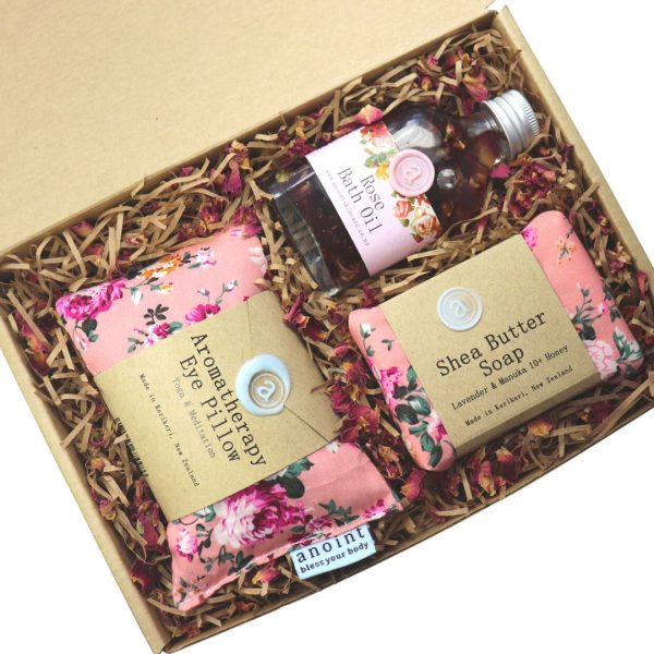 Unwind Gift Set